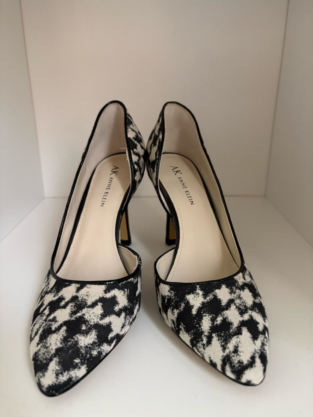 Anne Klein Black and White Houndstooth Pumps Heels Size 6.5 - Picture 2 of 6